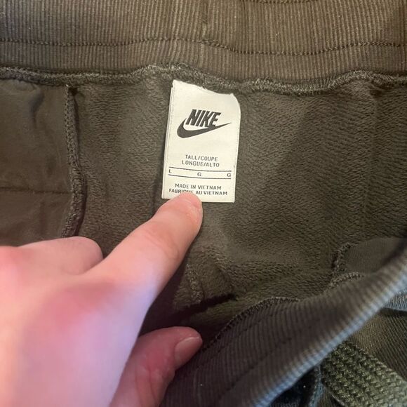 modern nike pants - Picture 5 of 8